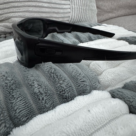 Oakley Black Sunglasses with Case - Picture 4 of 4